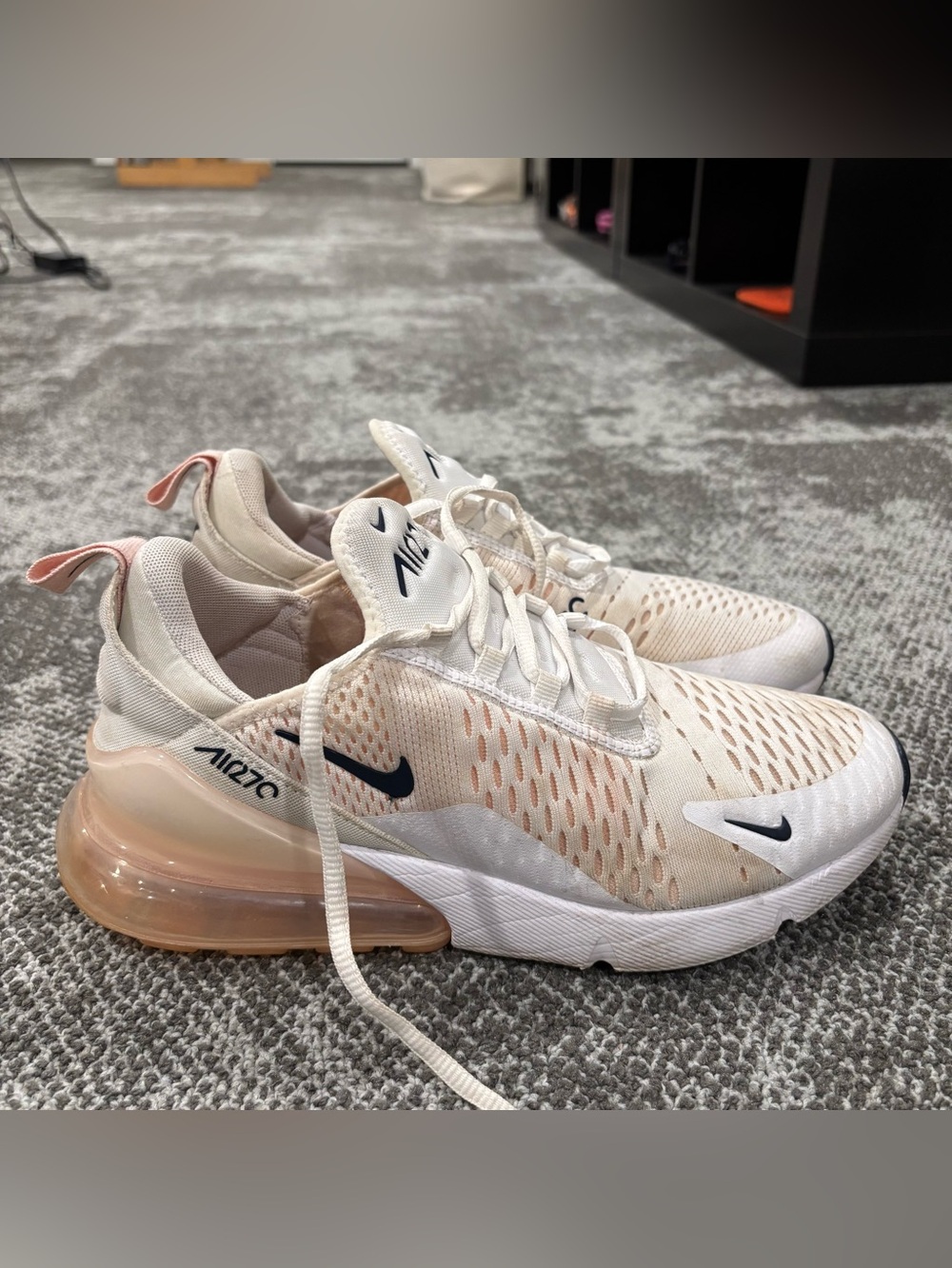 Nike Air Max 270 Light Soft Salmon Athletic Running Shoes Womens U.S. 9.5